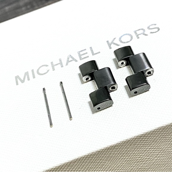 MICHAEL KORS “DYLAN” MK5579 WATCH LINKS - Picture 3 of 3